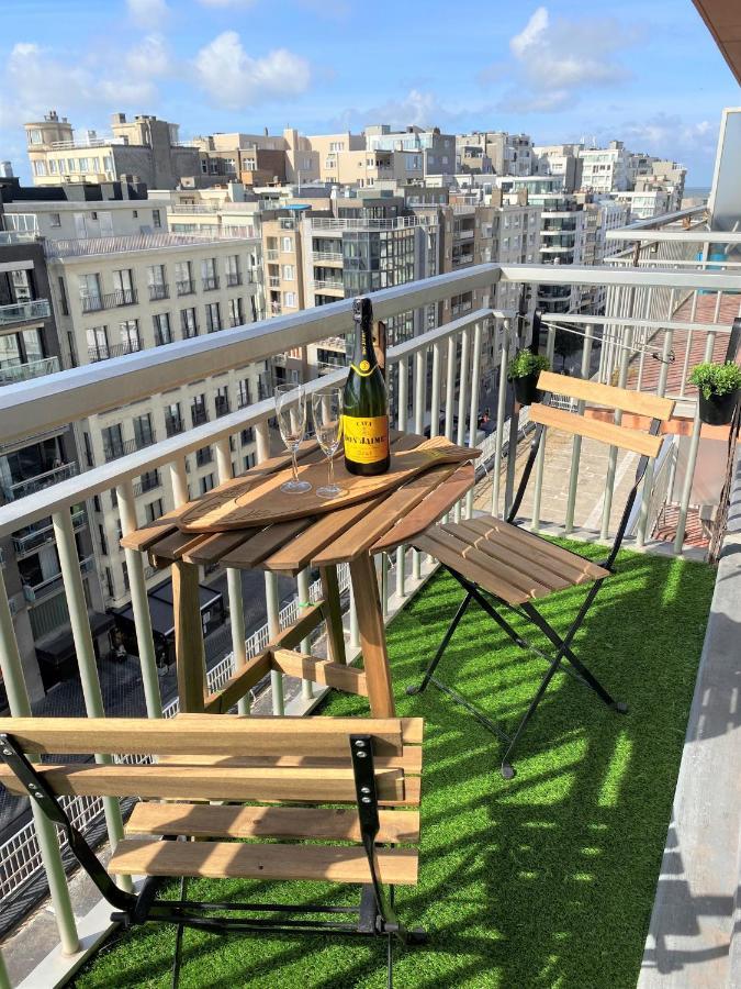 O'Stay Appartement Oostende Met Parking 50M Van Zeedijk Esterno foto